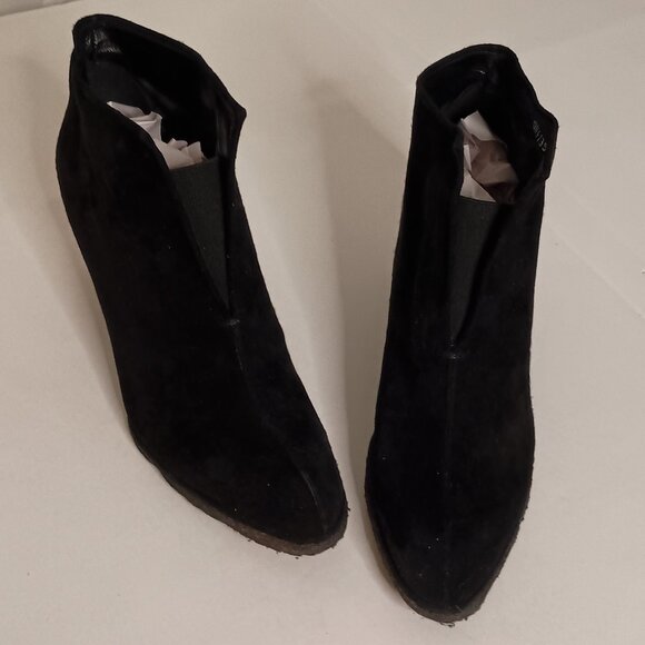 Stuart Weitzman Black Suede Booties Women’s Size 8 - Picture 2 of 13